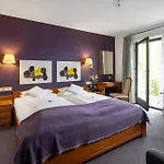 Отель Parkhotel 4*